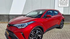 Rood Gebruikt 2023 Toyota C-HR SUV | € 28.850 (Eerlijke prijs)
