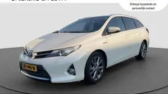 Wit Gebruikt 2015 Toyota Auris Touring Sports Stationwagen | € 14.490 (Eerlijke prijs)