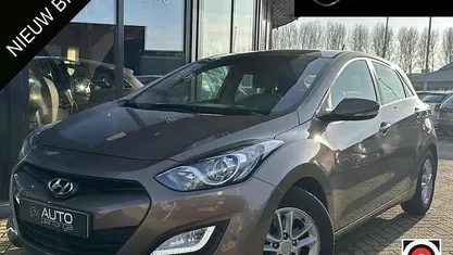 Bruin Occasion 2013 Hyundai i30 Hatchback | € 11.745 (Goede deal)