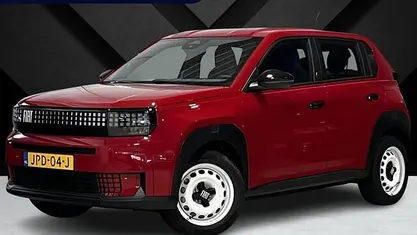 Rood Nieuw 2025 Fiat Grande Panda Red Hatchback | € 25.039 (Goede deal)