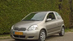 Grijs Gebruikt 2003 Toyota Yaris Sol Hatchback | € 2.350 (Eerlijke prijs)