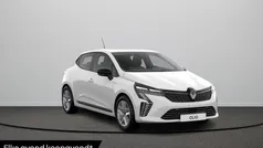 Gebruikt 2025 Renault Clio V Evolution Hatchback | € 24.465 (Eerlijke prijs)