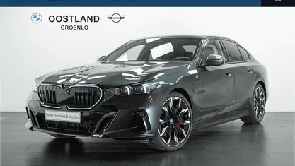 Grijs Occasion 2024 BMW 530e Comfort Edition Sedan | € 63.850 (Eerlijke prijs)