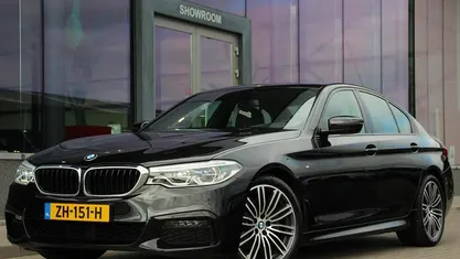 Zwart Gebruikt 2019 BMW 520 Executive Sedan | € 28.995 (Eerlijke prijs)