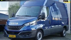 Blauw Gebruikt 2021 Iveco Daily Van | € 29.900 (Goede deal)