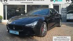 Zwart, metallic lak Gebruikt 2016 Maserati Ghibli Coupé | € 36.950 (Eerlijke prijs)