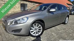 Grijs Gebruikt 2012 Volvo V60 Momentum Stationwagen | € 9.440 (Eerlijke prijs)