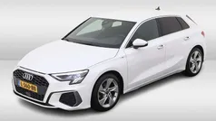 Wit Gebruikt 2021 Audi A3 Sportback e-tron S-Line Sedan | € 27.450 (Eerlijke prijs)