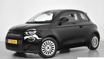 Zwart Gebruikt 2023 Fiat 500e Urban Hatchback | € 17.895 (Eerlijke prijs)