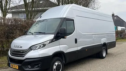 Occasion Iveco Daily 176 PK (129 kW) 2023 Grijs (metallic) Van