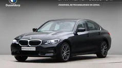 Zwart, metallic lak Gebruikt 2021 BMW 320 Sport Line Sedan | € 29.900 (Goede deal)
