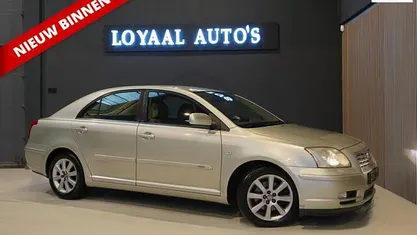 Occasion 2004 Toyota Avensis Executive Hatchback | € 3.999 (Eerlijke prijs)