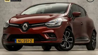 Rood (metallic) Occasion 2017 Renault Clio IV Intens Hatchback | € 9.945 (Eerlijke prijs)