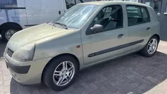 Gebruikt 2002 Renault Clio II Expression Hatchback | € 995 (Eerlijke prijs)