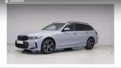 Gebruikt 2023 BMW 330e Comfort Edition Stationwagen | € 43.895 (Super prijs)