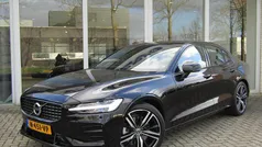 Zwart Gebruikt 2022 Volvo S60 R-Design Sedan | € 36.950 (Eerlijke prijs)