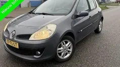 Blauw Gebruikt 2006 Renault Clio II Dynamique Hatchback | € 1.899 (Eerlijke prijs)