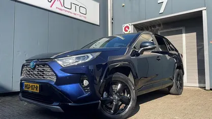 Blauw, metallic lak Gebruikt 2019 Toyota RAV4 Hybrid SUV | € 32.400 (Eerlijke prijs)