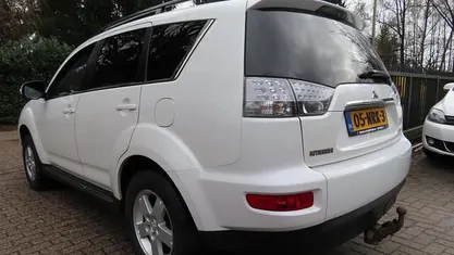 Occasion Mitsubishi Outlander Edition 147 PK (108 kW) 2010 Wit (metallic) SUV