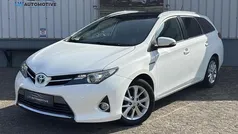 Wit Gebruikt 2014 Toyota Auris Hatchback | € 10.990 (Eerlijke prijs)