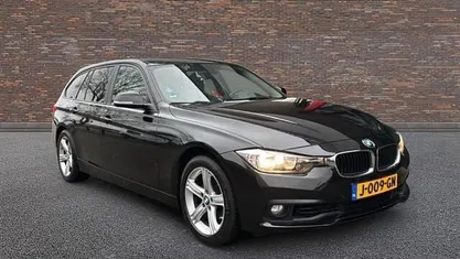 Occasion 2017 BMW 318 Executive Stationwagen | € 11.499 (Super prijs)