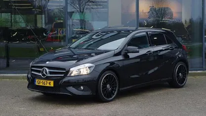 Zwart Gebruikt 2015 Mercedes A180 Hatchback | € 11.450 (Eerlijke prijs)
