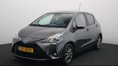 Grijs Gebruikt 2019 Toyota Yaris Hybrid Hatchback | € 16.345 (Eerlijke prijs)