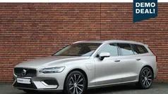 Grijs Gebruikt 2025 Volvo V60 Stationwagen | € 48.950 (Eerlijke prijs)