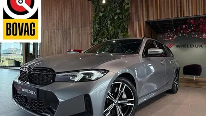 Grijs Gebruikt 2023 BMW 330 Shadowline Stationwagen | € 46.900 (Eerlijke prijs)