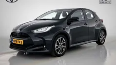 Zwart Gebruikt 2021 Toyota Yaris Hybrid Limited Hatchback | € 22.445 (Eerlijke prijs)
