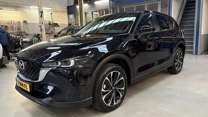 Zwart (metallic) Gebruikt 2023 Mazda CX-5 Ad'Vantage SUV | € 33.950 (Goede deal)