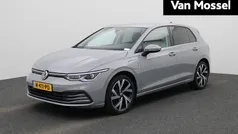Gebruikt 2020 VW Golf VIII Style Hatchback | € 24.900 (Eerlijke prijs)