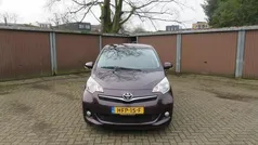 Paars Gebruikt 2013 Toyota Verso-S MPV | € 5.950 (Eerlijke prijs)