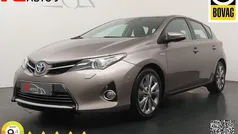 Bruin Gebruikt 2013 Toyota Auris Executive Hatchback | € 9.445 (Eerlijke prijs)