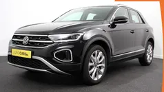 Gebruikt 2023 VW T-Roc Style SUV | € 29.490 (Eerlijke prijs)