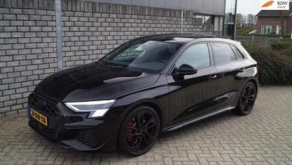 Zwart Gebruikt 2022 Audi S3 Sportback Hatchback | € 43.450 (Eerlijke prijs)