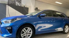 Blauw Gebruikt 2020 Kia Ceed Hatchback | € 15.240 (Eerlijke prijs)