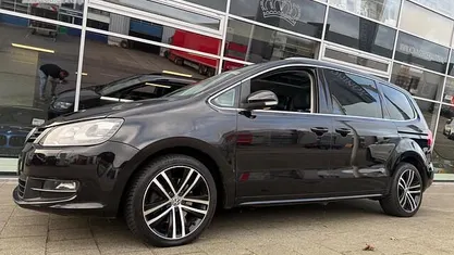 Zwart Gebruikt 2012 VW Sharan Highline MPV | € 9.950 (Goede deal)