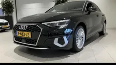 Zwart (metallic) Gebruikt 2022 Audi A3 Advanced Sedan | € 19.400 (Eerlijke prijs)