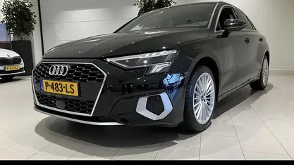 Zwart (metallic) Gebruikt 2022 Audi A3 Advanced Sedan | € 19.200 (Goede deal)