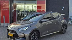 Gebruikt 2023 Toyota Yaris Hybrid Hatchback | € 21.640 (Eerlijke prijs)