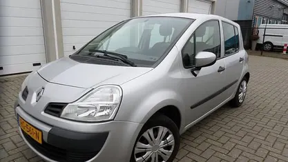 Occasion Renault Modus Authentique 75 PK (55 kW) 2009 Grijs (metallic) MPV