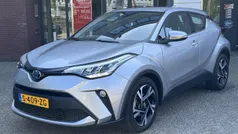 Grijs, metallic lak Gebruikt 2023 Toyota C-HR SUV | € 26.999 (Eerlijke prijs)