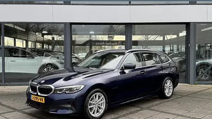 Blauw Occasion 2020 BMW 330 Executive Stationwagen | € 19.850 (Super prijs)