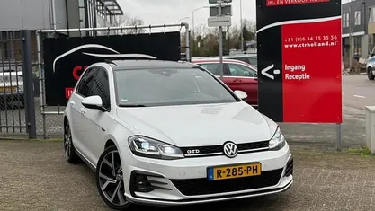 Wit Gebruikt 2017 VW Golf VII Sport Hatchback | € 15.999 (Eerlijke prijs)