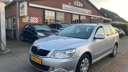 Occasion Skoda Octavia Ambition 105 PK (77 kW) 2012 Grijs (metallic) Stationwagen