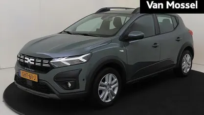 Grijs Gebruikt 2024 Dacia Sandero Expression Hatchback | € 16.940 (Eerlijke prijs)