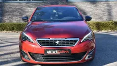 Rood Gebruikt 2017 Peugeot 308 GT-line Sedan | € 15.990 (Eerlijke prijs)