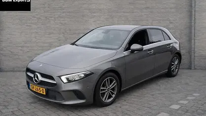 Grijs Gebruikt 2018 Mercedes A180 Premium Plus Hatchback | € 11.950 (Eerlijke prijs)