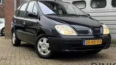 Groen Gebruikt 2001 Renault Scénic MPV | € 999 (Eerlijke prijs)